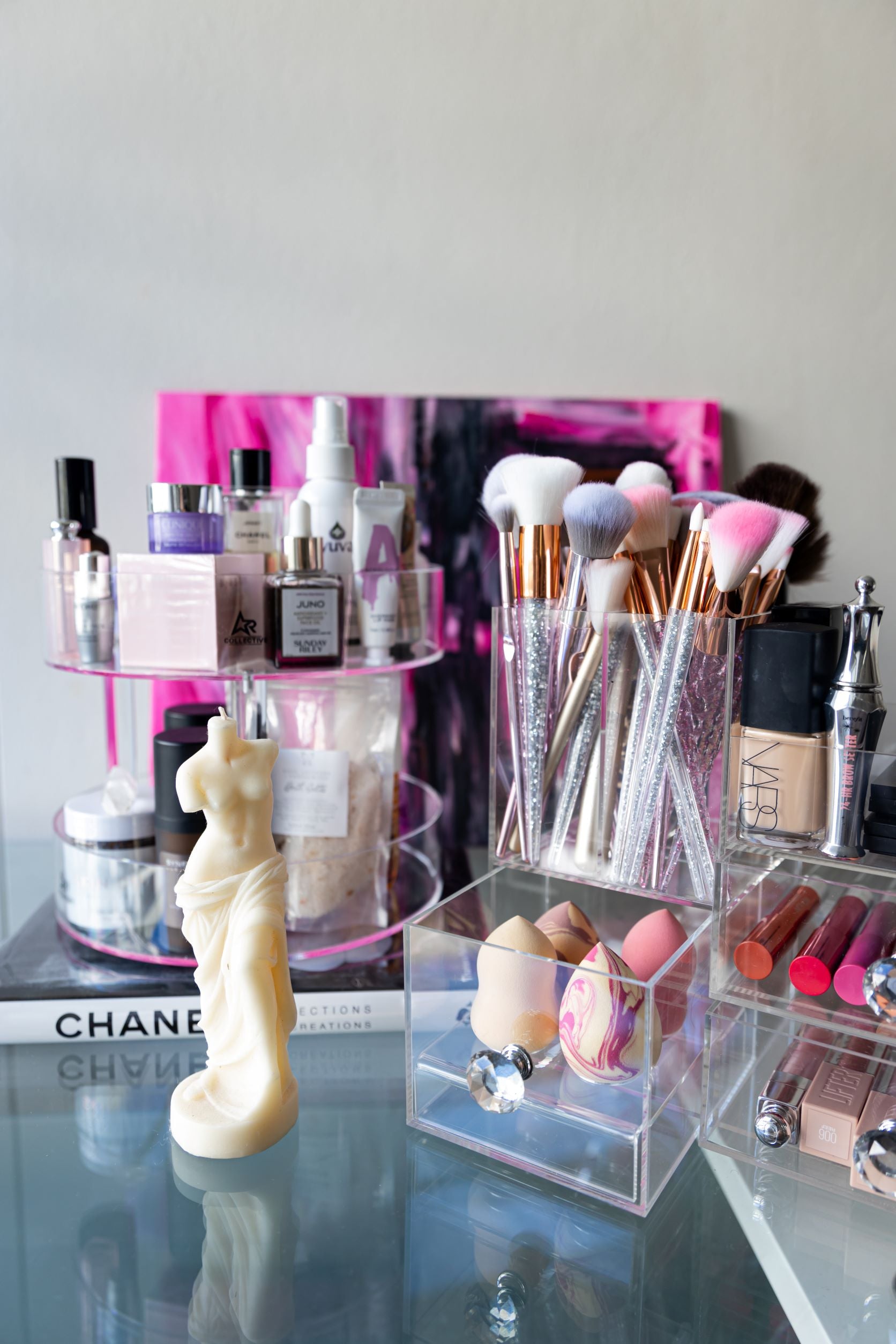 Multi Makeup Storage Station